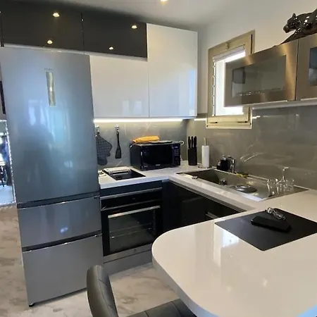 Studio Azur - Ocean Front View In Fully Renovated Studio