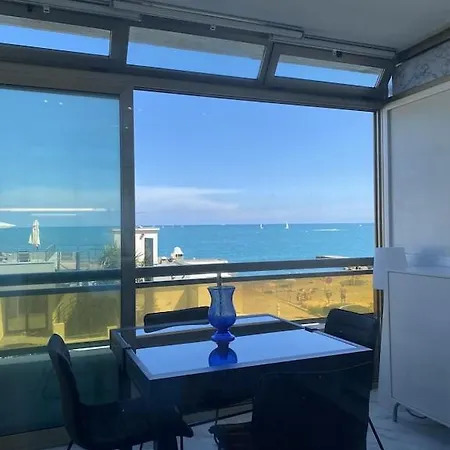 Studio Azur - Ocean Front View In Fully Renovated Studio Apartament *