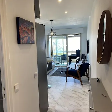 Apartament Studio Azur - Ocean Front View In Fully Renovated Studio Villeneuve-Loubet