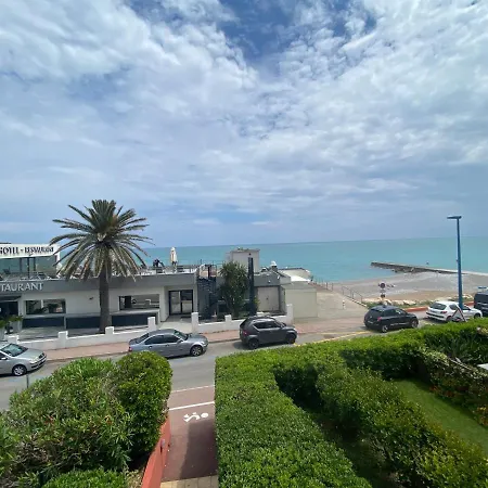 Apartament Studio Azur - Ocean Front View In Fully Renovated Studio Villeneuve-Loubet