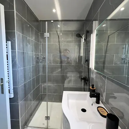 Studio Azur - Ocean Front View In Fully Renovated Studio Apartmán Villeneuve-Loubet
